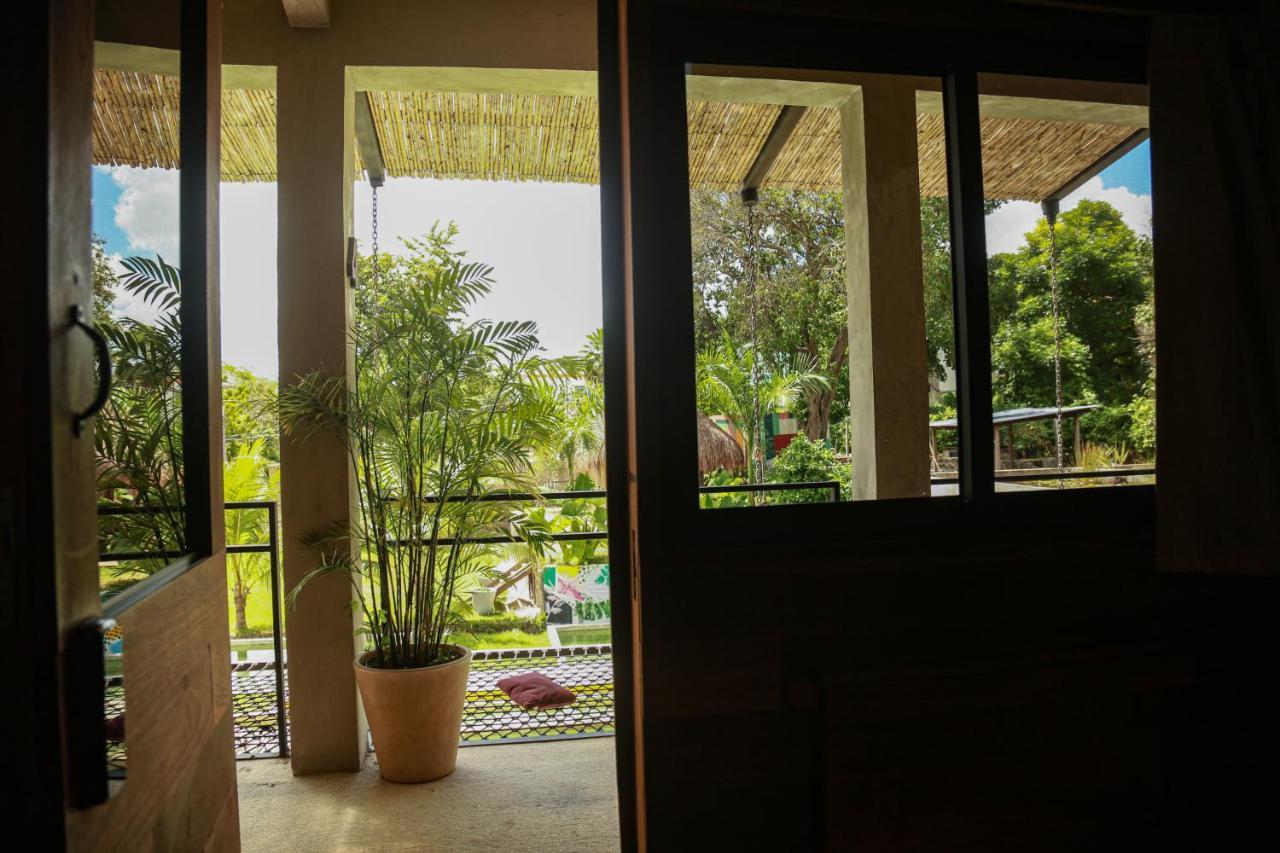 Hotel Makaabá Eco-Boutique Bacalar Esterno foto View from the hotel
